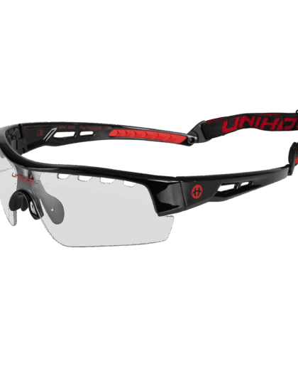 Floorballschutzbrille der Marke Unihoc. Das Bild zeigt eine mehrheitlich schwarze Brille mit dezenten Anteilen von Rot.